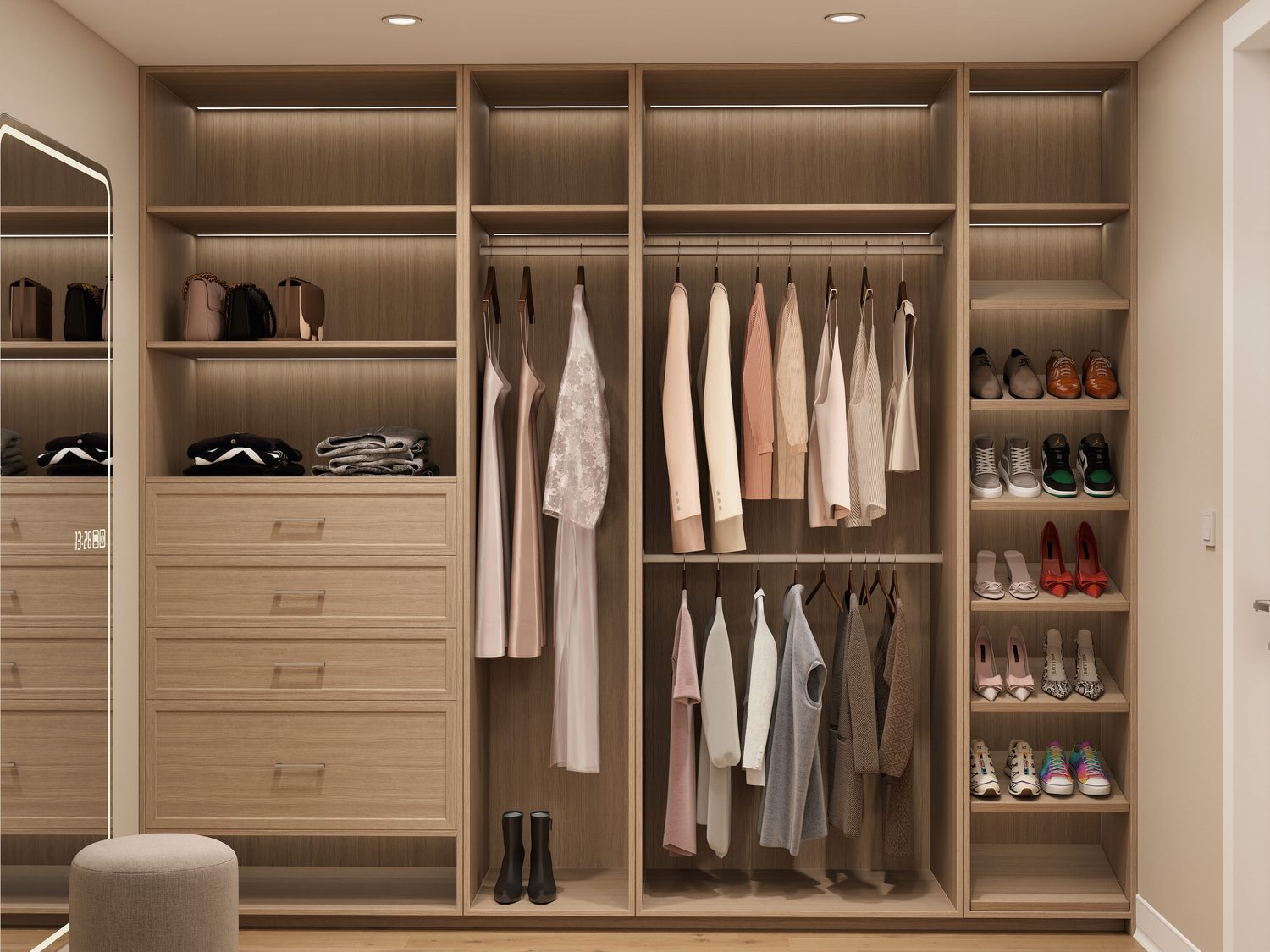 Daisy II, walk-in closet